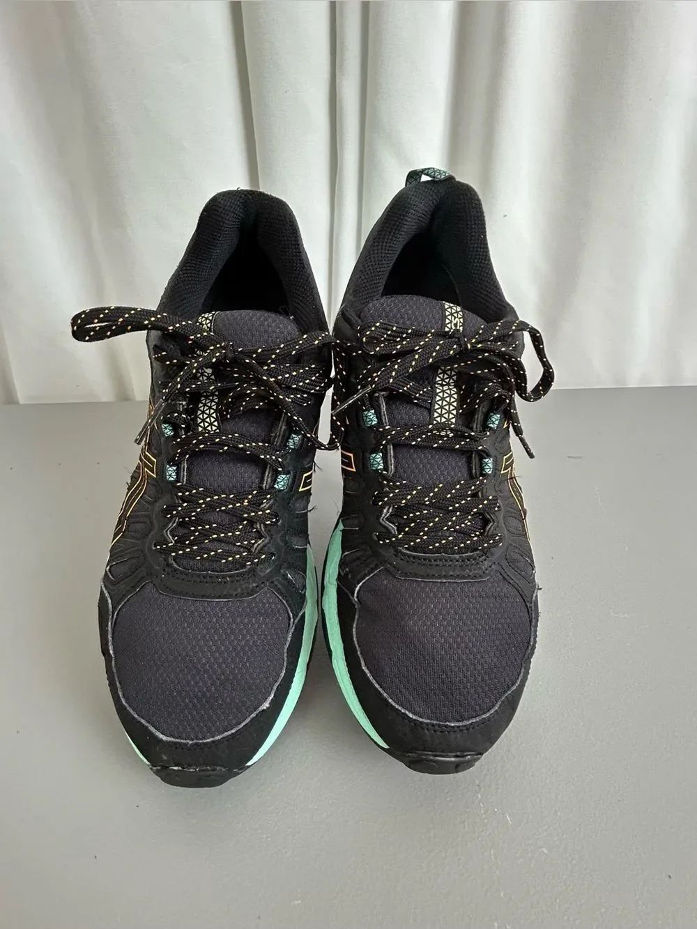 ASICS women’s Black Sneakers with Mint and Gold Accents size 10 - Picture 3 of 10